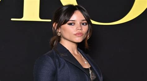 jenna ortega in bra|Jenna Ortega Showed Off Her Bra At Diors Paris。